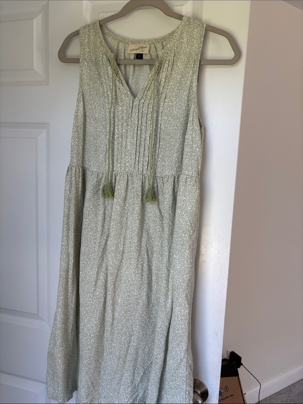 Universal Thread green and white dress